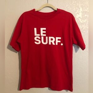 Le Surf Red Graphic Tee X-Small, NWOT.
